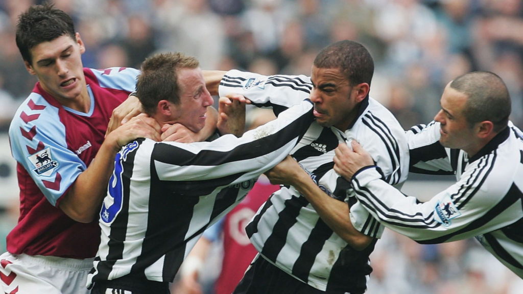 Kieron Dyer and Lee Bowyer come to blows while Steven Carr and Gareth Barry try to separate them