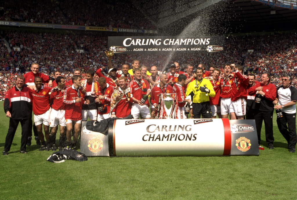 Manchester United celebrate their win in the 98/99 Premier League title race