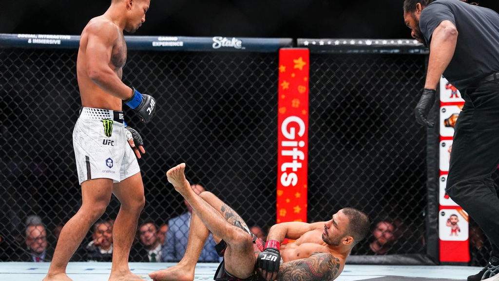 Joshua Van and Alexandre Pantoja fight at UFC 331